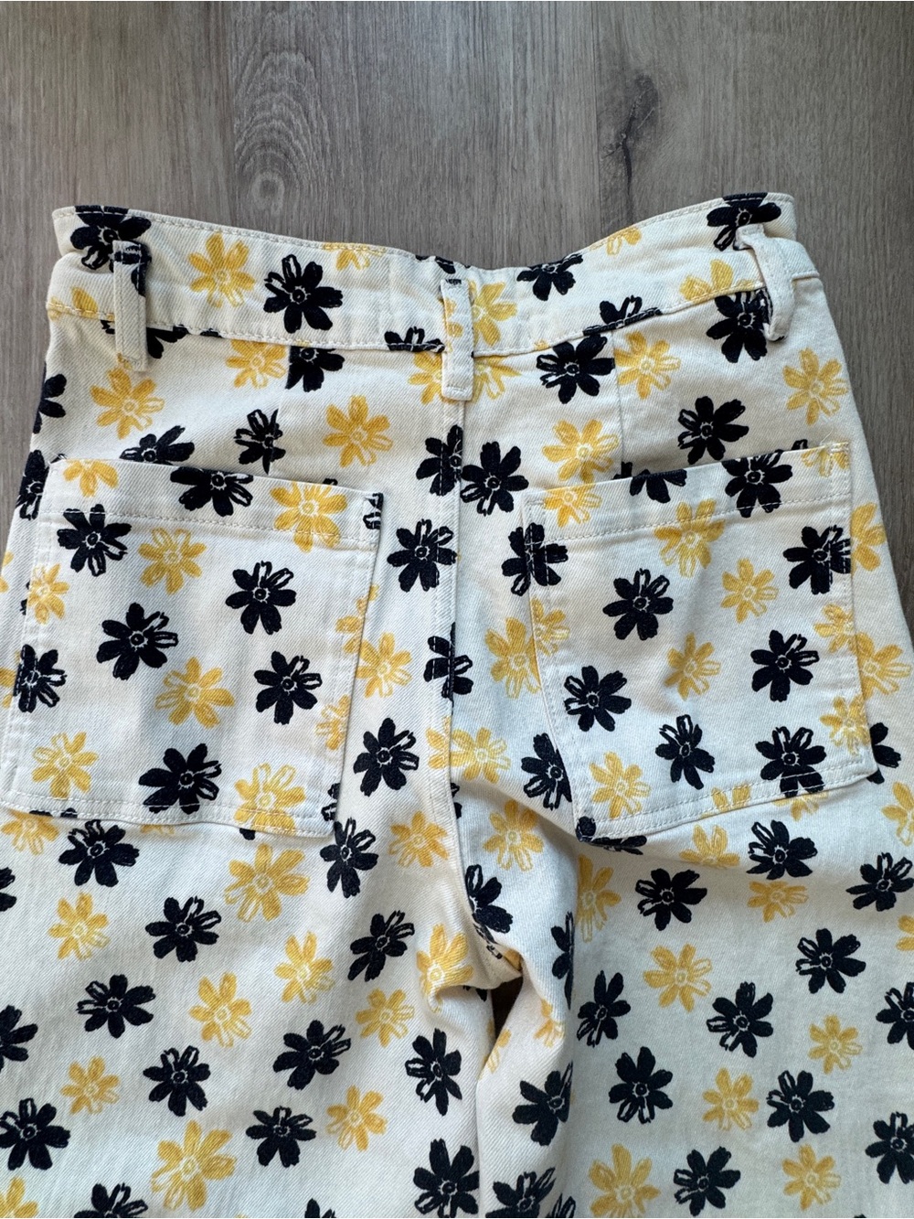 Zara The Marine Straight Jean in Daisy Print Size 8 - Picture 10 of 10